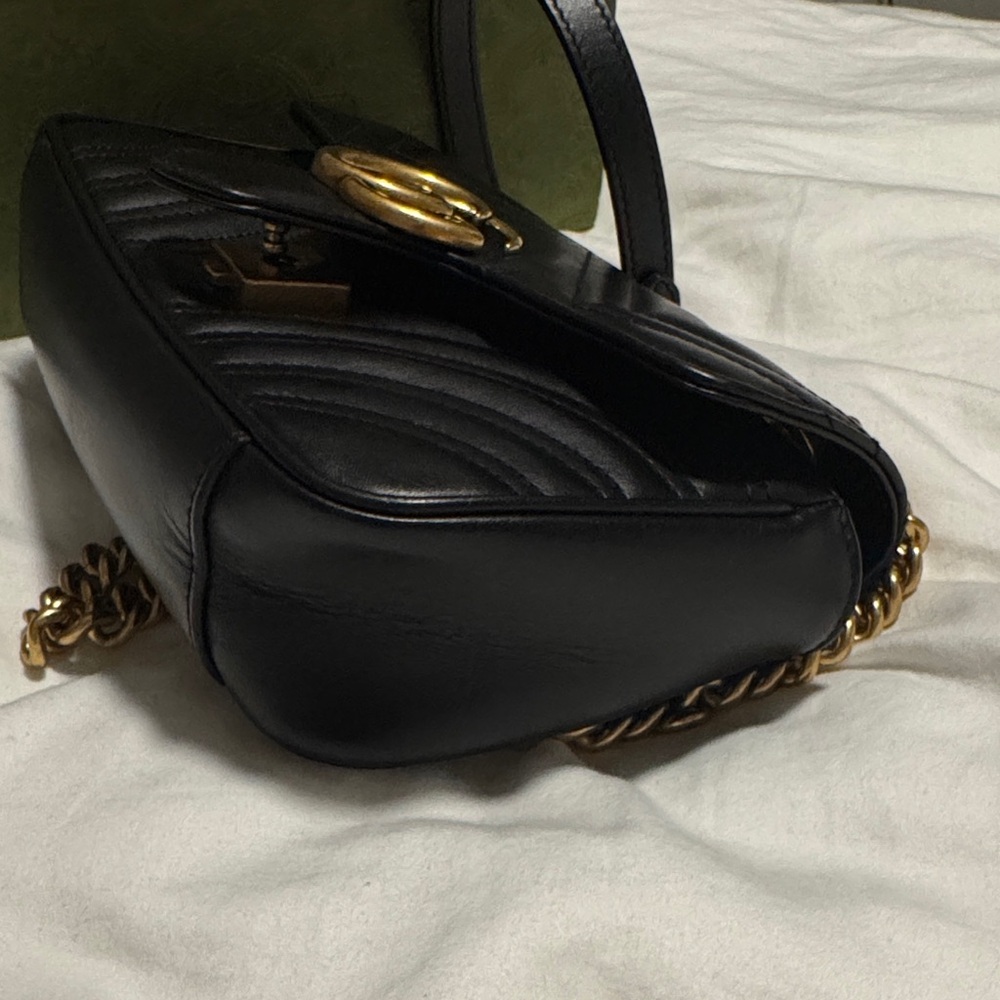 Gucci GG Marmont Black Quilted Shoulder Bag with Gold Chain - Picture 4 of 10